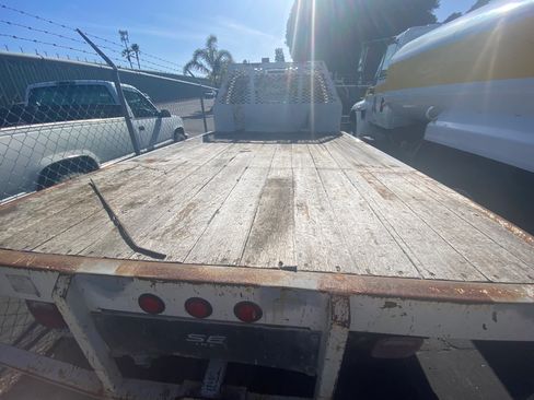 Used 2007 Ford F450 2WD Regular Cab Super Duty image 2