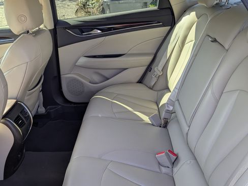 Used 2017 Buick LaCrosse Preferred image 9