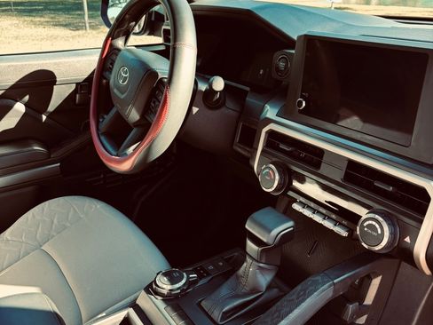 Used 2025 Toyota Tacoma SR5 image 12