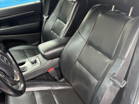 Used 2021 Jeep Grand Cherokee Limited AWD/4WD image 13
