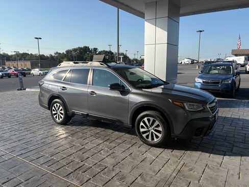 Used 2021 Subaru Outback Premium AWD/4WD image 2