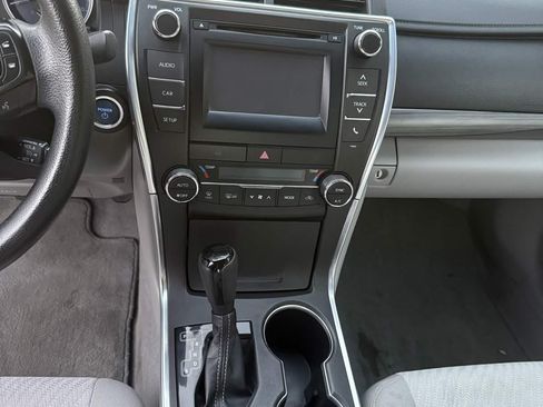 Used 2015 Toyota Camry LE image 16