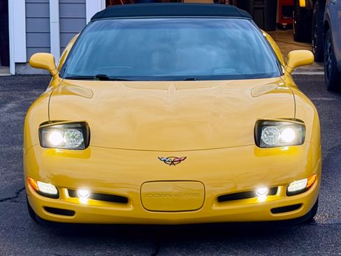 Used 2004 Chevrolet Corvette Convertible w/ Preferred Equipment Group image 20