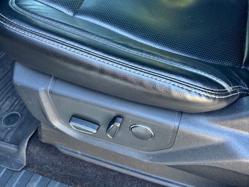 Used 2017 Ford F150 Lariat image 24