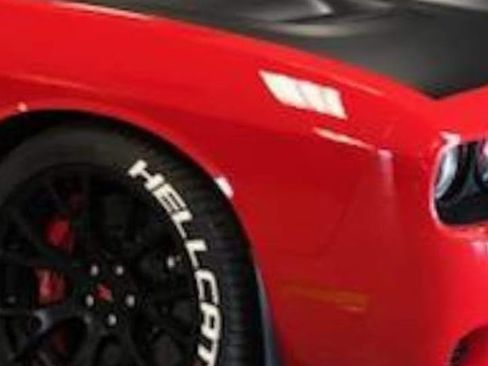 Used 2015 Dodge Challenger SRT Hellcat image 5