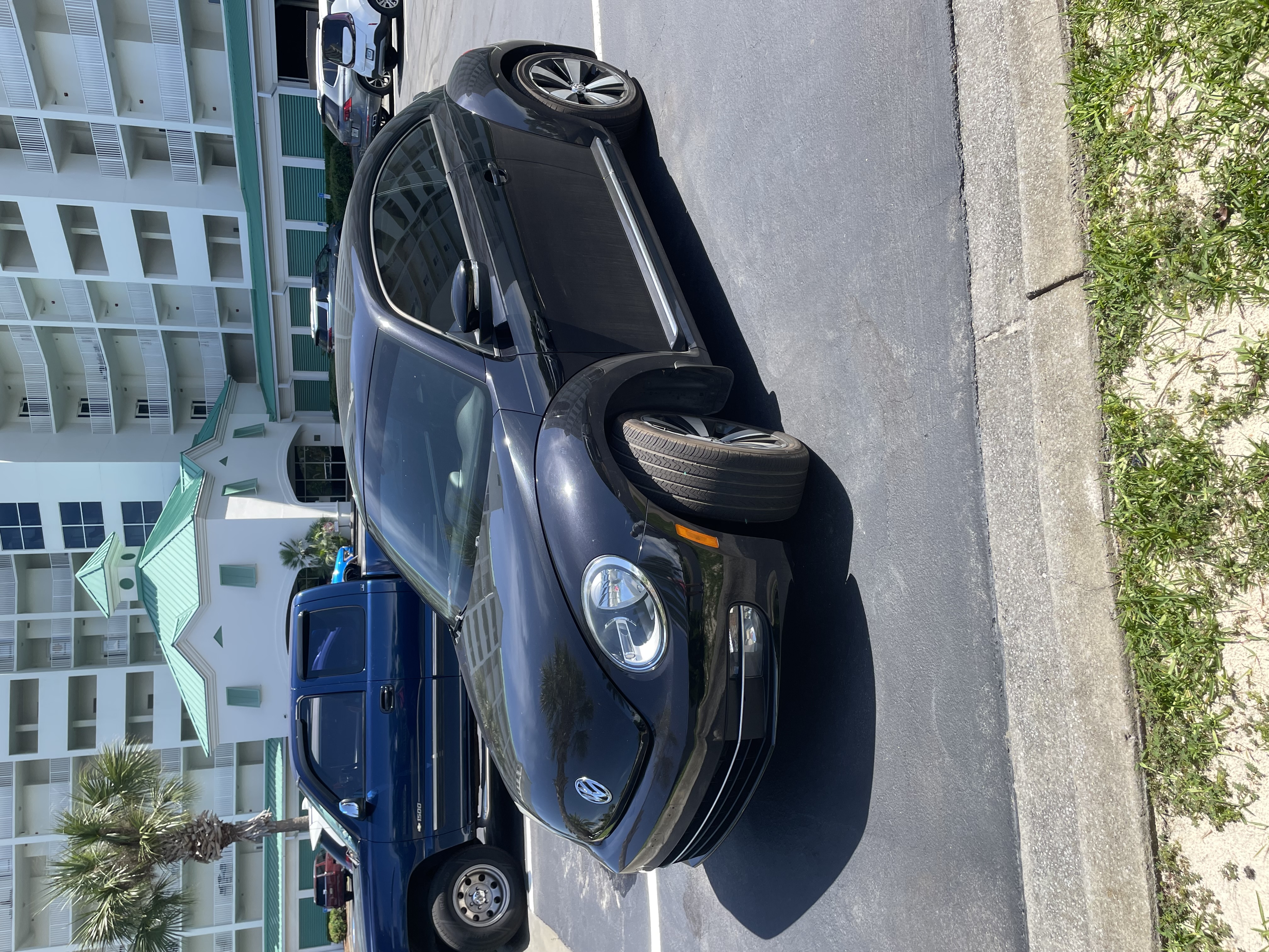 Used 2013 Volkswagen Beetle 2.0T FWD image 6