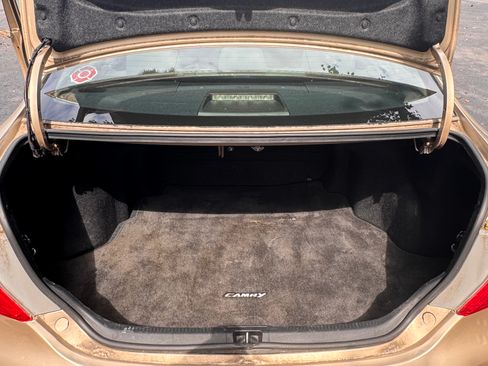 Used 2012 Toyota Camry LE FWD image 20