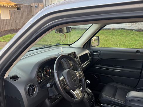 Used 2014 Jeep Patriot Limited image 11