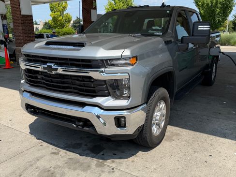 Used 2024 Chevrolet Silverado 2500 LT AWD/4WD image 1