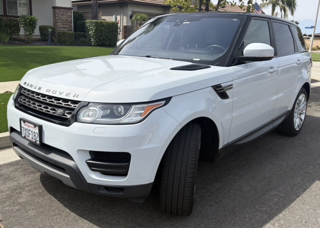 Used 2017 Land Rover Range Rover Sport SE AWD/4WD image 10