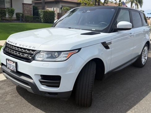 Used 2017 Land Rover Range Rover Sport SE AWD/4WD image 10