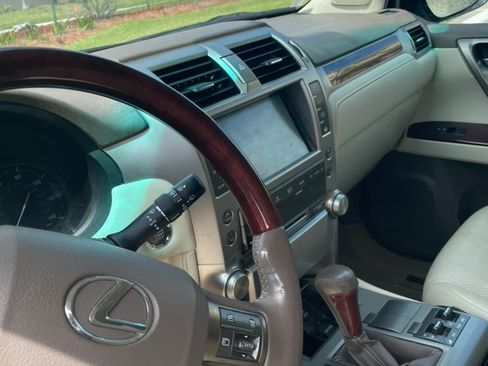 Used 2010 Lexus GX 460 AWD/4WD image 12