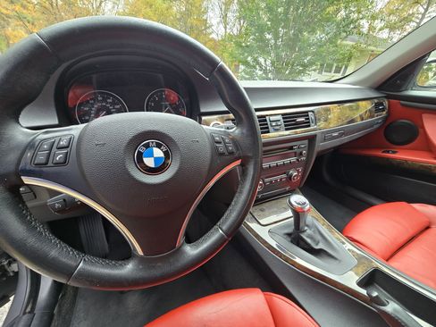 Used 2007 BMW 335i Coupe image 17