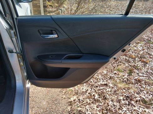 Used 2015 Honda Accord Sport image 27