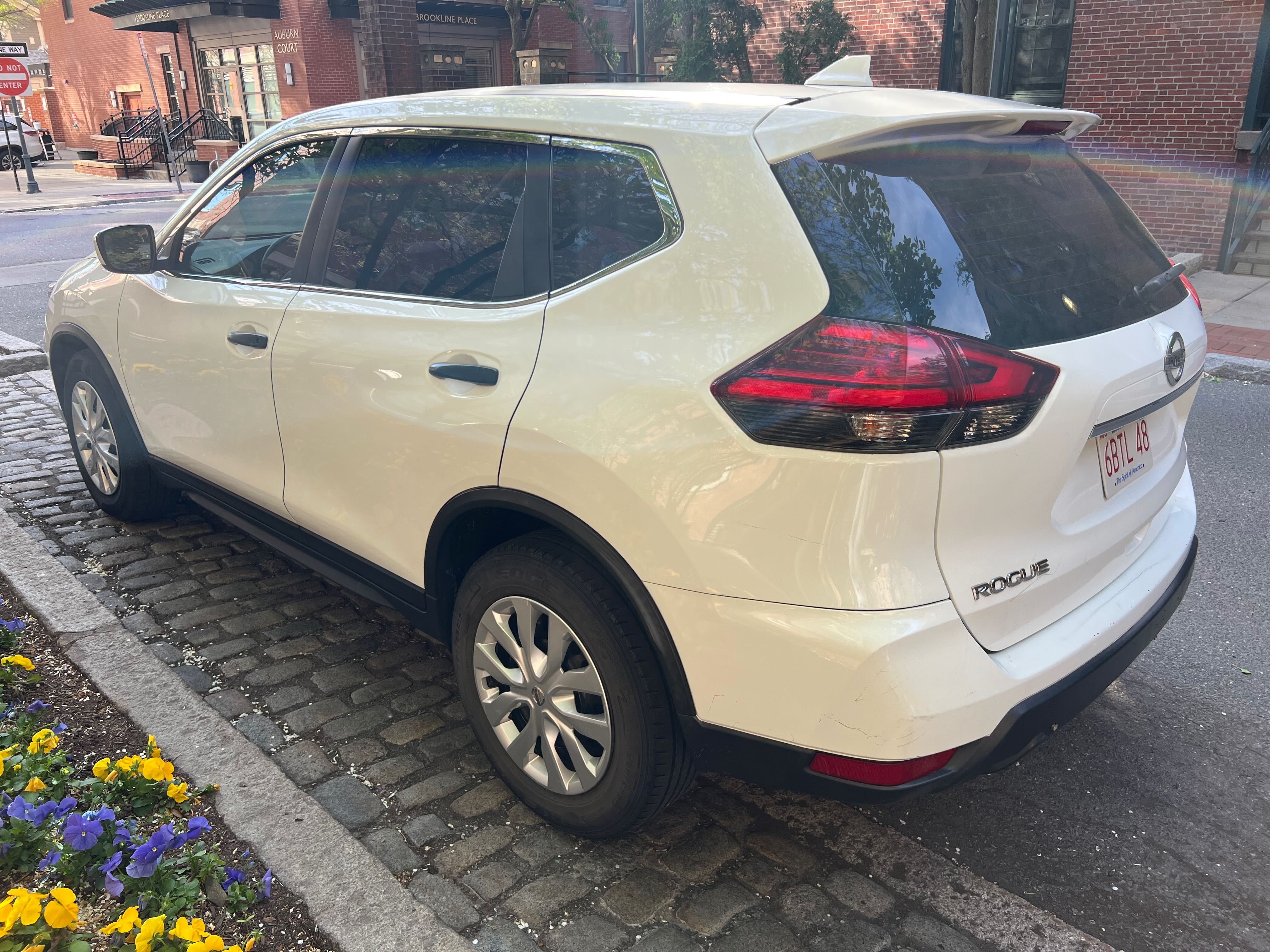 Used 2017 Nissan Rogue S FWD image 8