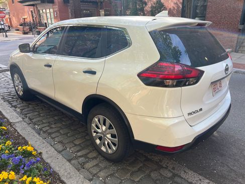Used 2017 Nissan Rogue S FWD image 8