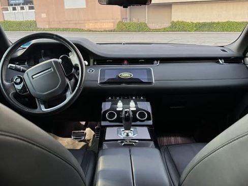 Used 2020 Land Rover Range Rover Evoque R-Dynamic SE image 11