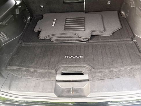 Used 2018 Nissan Rogue SL w/ Premium Package AWD/4WD image 8