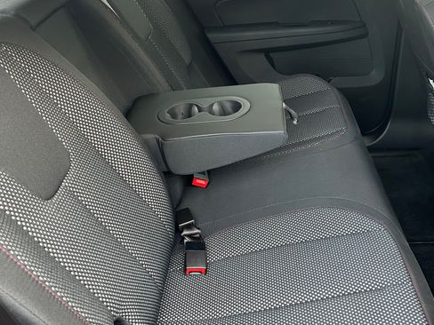 Used 2017 Chevrolet Equinox LT w/ Convenience Package image 9