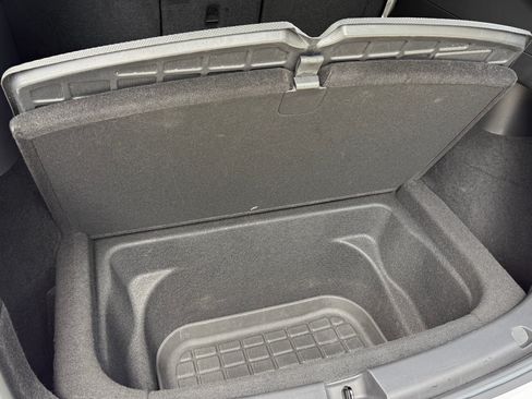 Used 2021 Tesla Model Y Long Range image 11