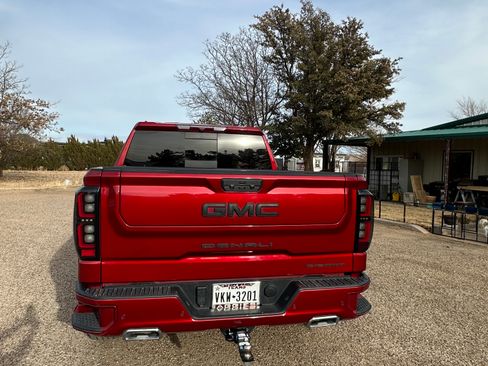 Used 2023 GMC Sierra 1500 Denali image 5