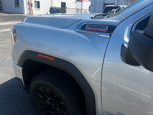 Used 2023 GMC Sierra 2500 SLT w/ SLT Convenience Package RWD image 15