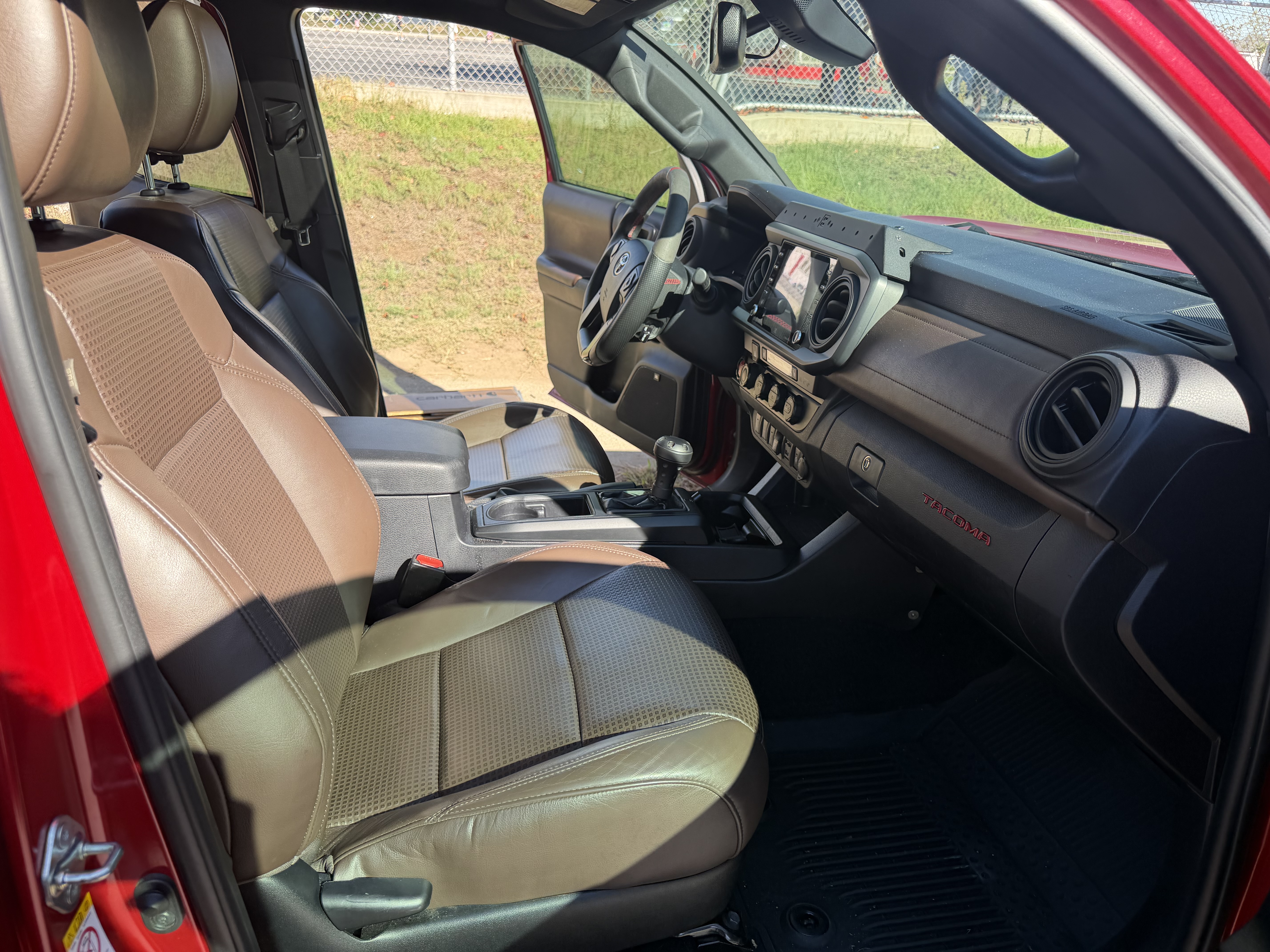 Used 2020 Toyota Tacoma Limited AWD/4WD image 17
