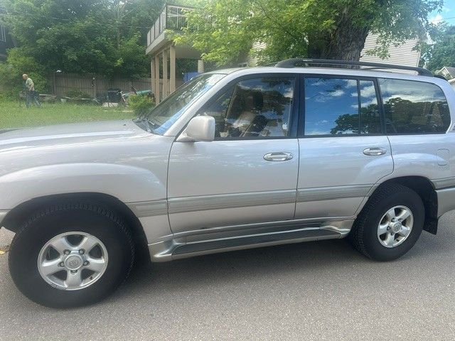 Used 2000 Toyota Land Cruiser AWD/4WD image 10