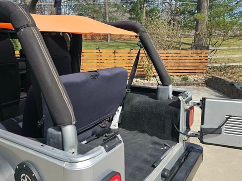 Used 2005 Jeep Wrangler Unlimited image 17