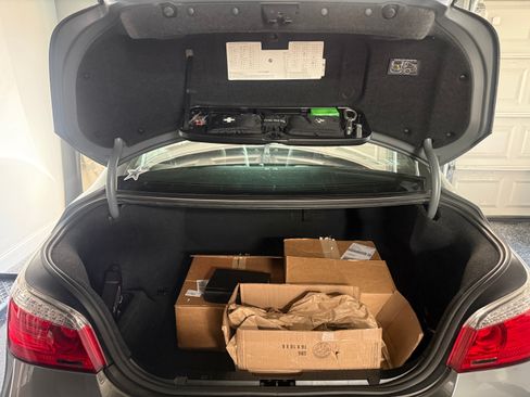 Used 2008 BMW 550i Sedan image 1