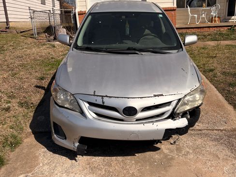 Used 2012 Toyota Corolla L image 2