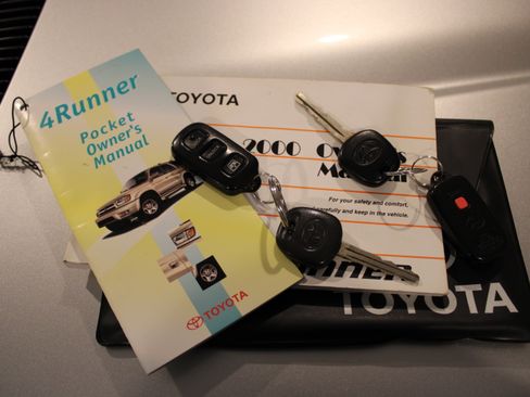 Used 2000 Toyota 4Runner Limited image 27