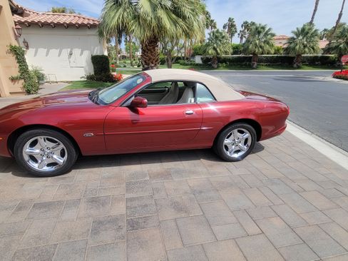 Used 1998 Jaguar XK8 Convertible image 14