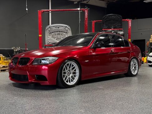 Used 2011 BMW 335i Sedan RWD image 2