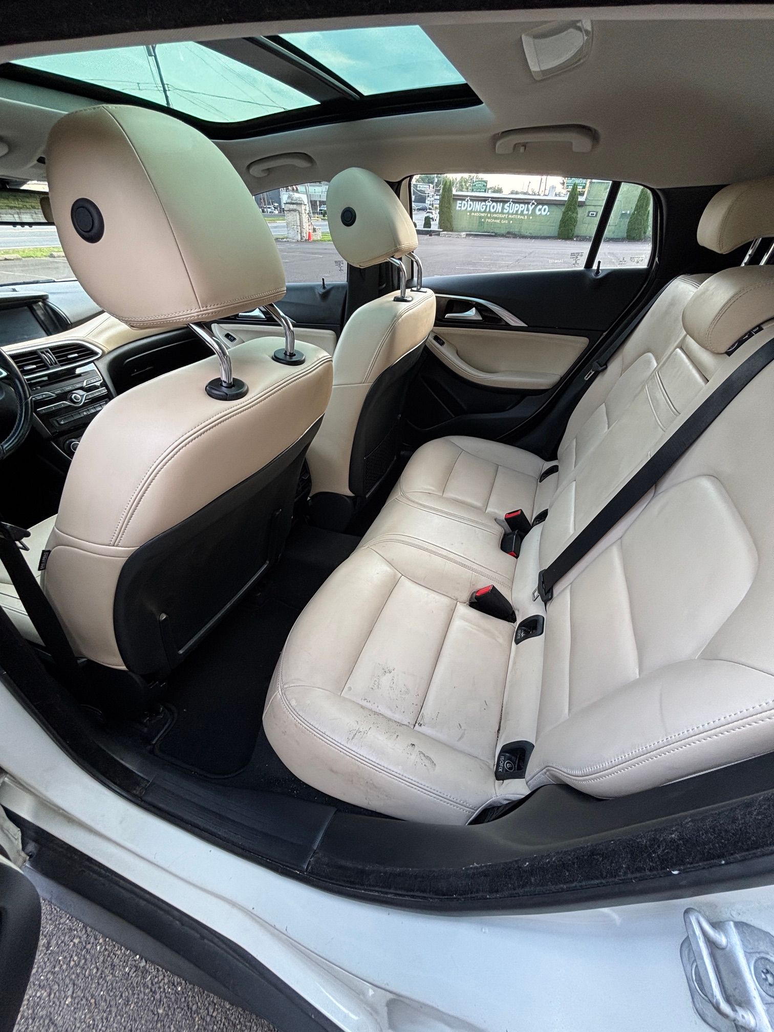 Used 2018 INFINITI QX30 Premium w/ Navigation Package AWD/4WD image 12