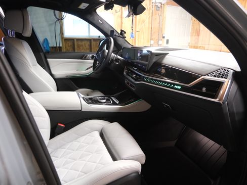 Used 2024 BMW X5 xDrive50e w/ Executive Package image 9