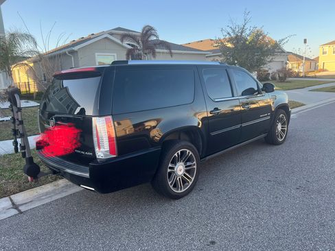 Used 2012 Cadillac Escalade ESV Premium image 11