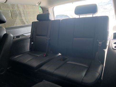 Used 2008 Chevrolet Suburban LT w/ LT Preferred Equipment Group image 12