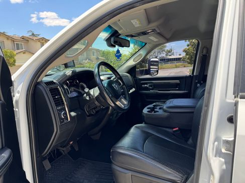 Used 2018 RAM 2500 Laramie w/ Sport Appearance Group AWD/4WD image 6