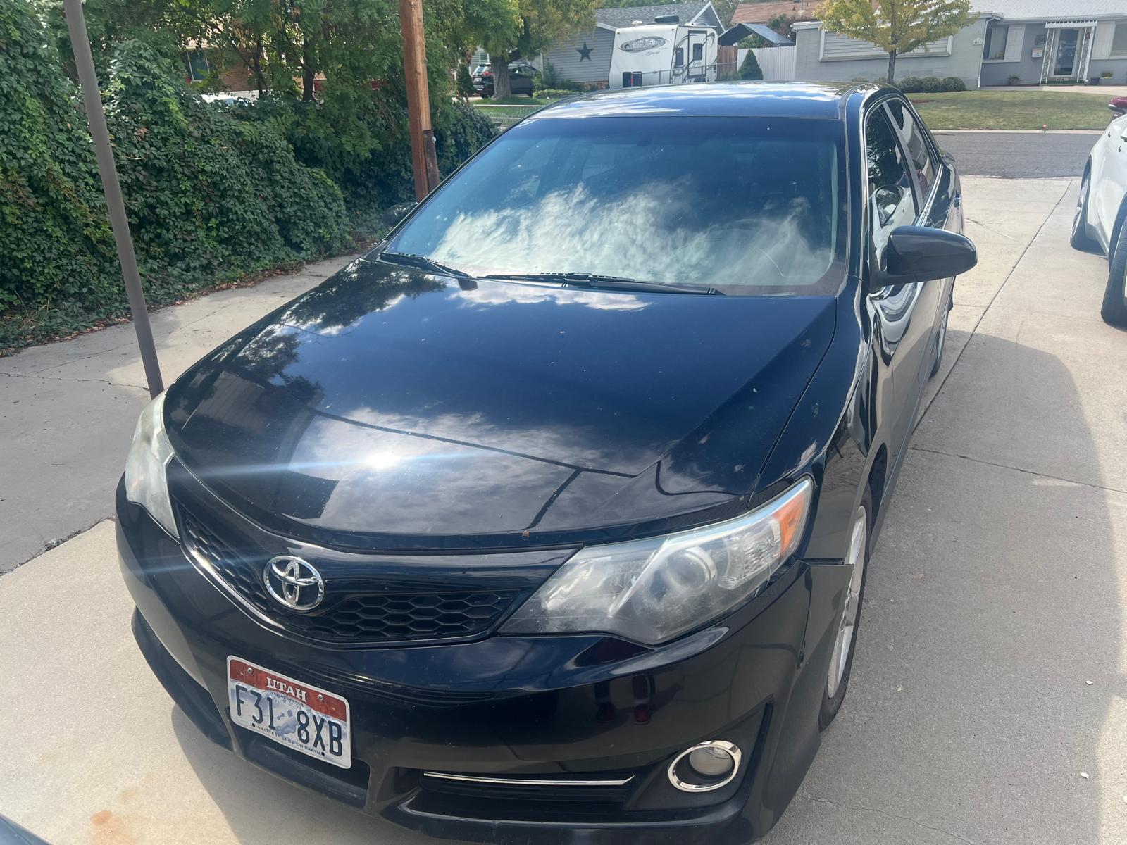 Used 2014 Toyota Camry SE FWD image 1