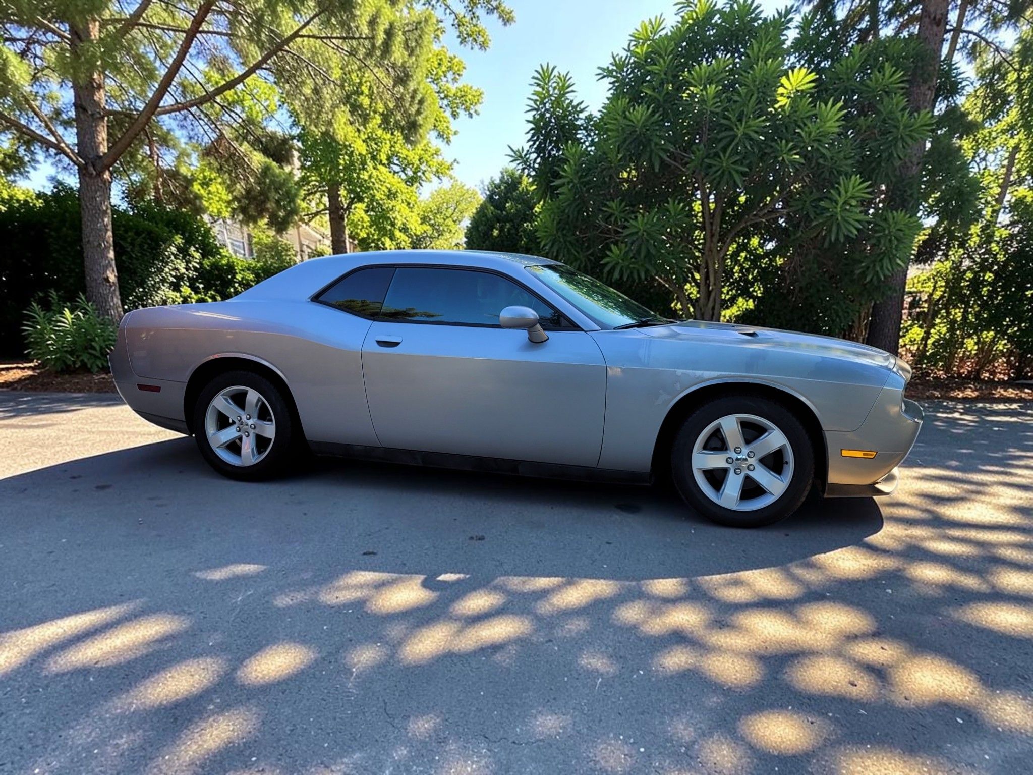 Used 2014 Dodge Challenger SXT RWD image 19
