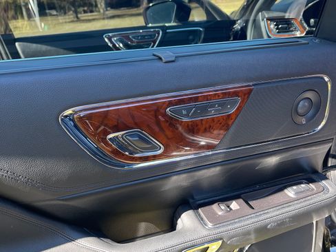 Used 2020 Lincoln Continental Reserve w/ Rear Seat Amenities Package image 14