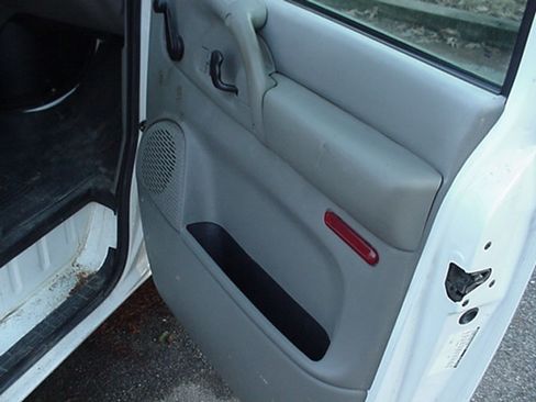 Used 2005 Chevrolet Astro image 9