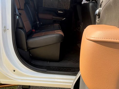 Used 2021 Chevrolet Silverado 2500 High Country w/ Z71 Off-Road Package image 12