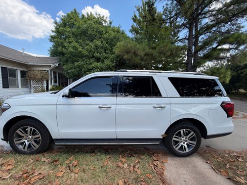 Used 2022 Ford Expedition Max Limited RWD image 1
