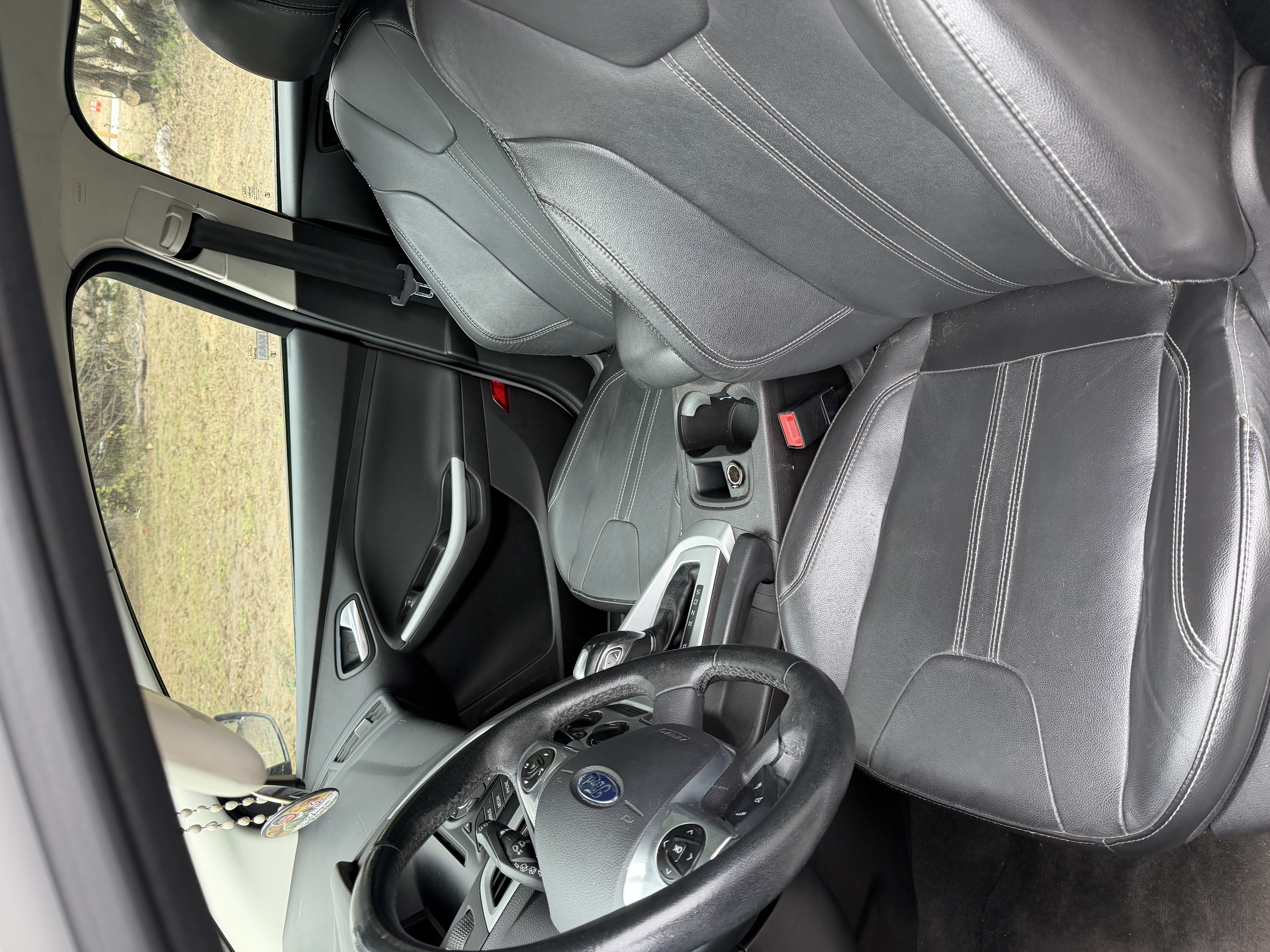 Used 2014 Ford Focus SE w/ Equipment Group 201A FWD image 9