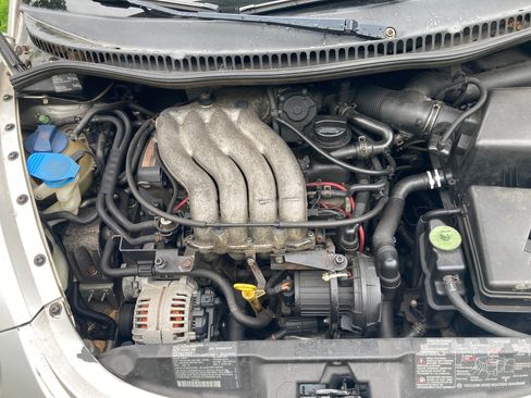 Used 2000 Volkswagen Beetle GLS FWD image 8