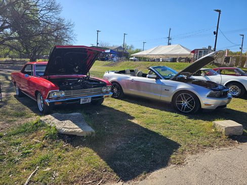 Used 2011 Ford Mustang GT Premium w/ Comfort Pkg image 14