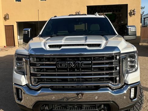 Used 2020 GMC Sierra 2500 SLT w/ SLT Premium Plus Package image 4