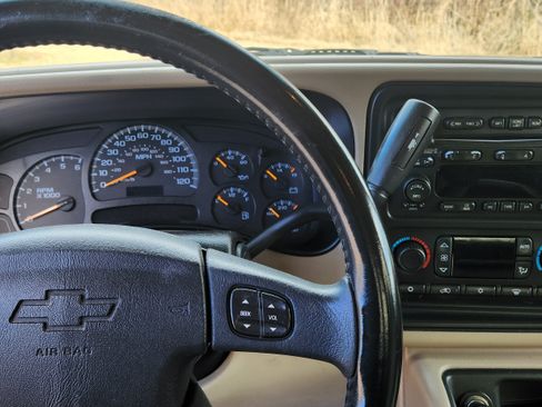 Used 2005 Chevrolet Avalanche Z71 w/ Sun And Sound Package image 13